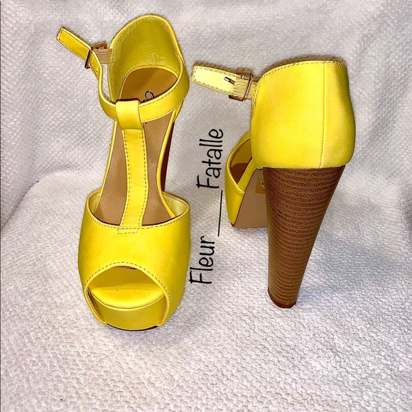 Gorgeous Spring/Summer Yellow Heels 💛 - Picture 4 of 4